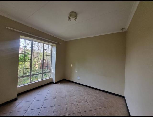 2 BEDROOM APARTMENT FOR SALE IN MOOIKLOOF RIDGE ESTATE